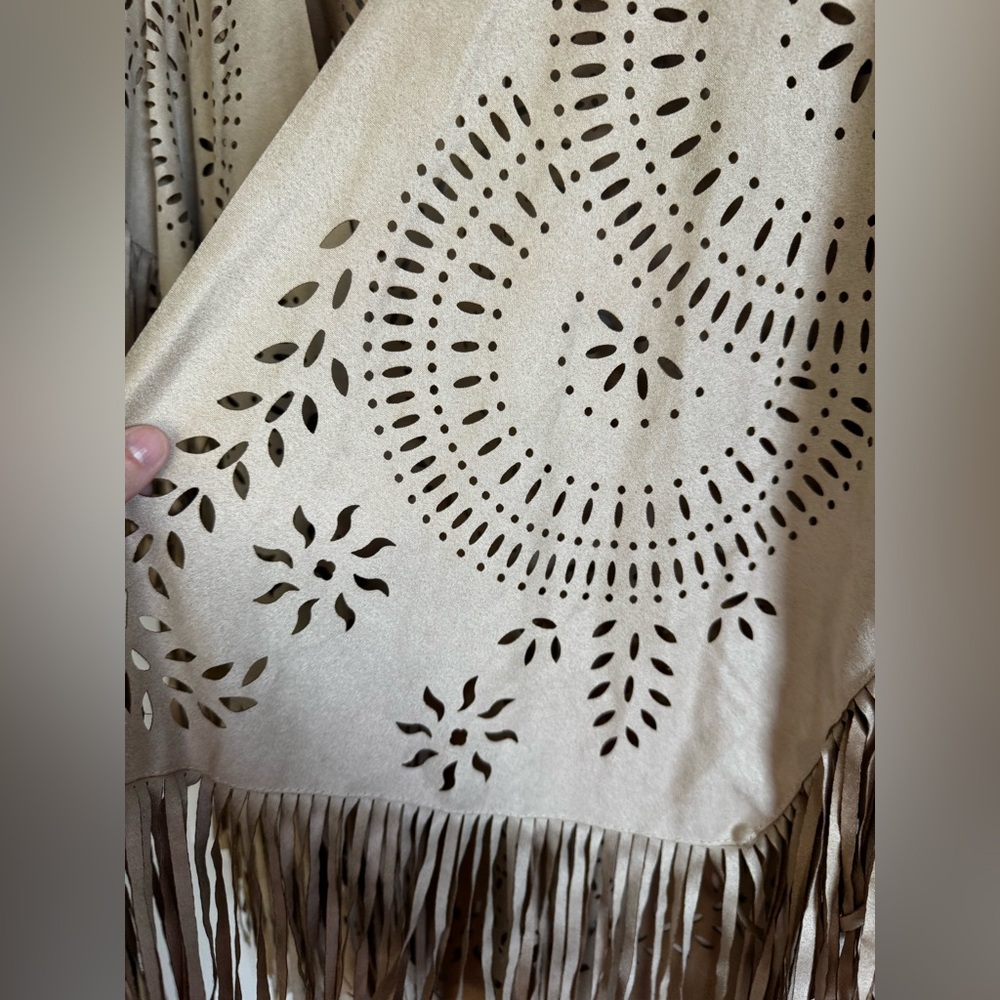 898. NWT Boho western cowgirl Tan Fringe Open Front and sides cape kimonos - Picture 4 of 8